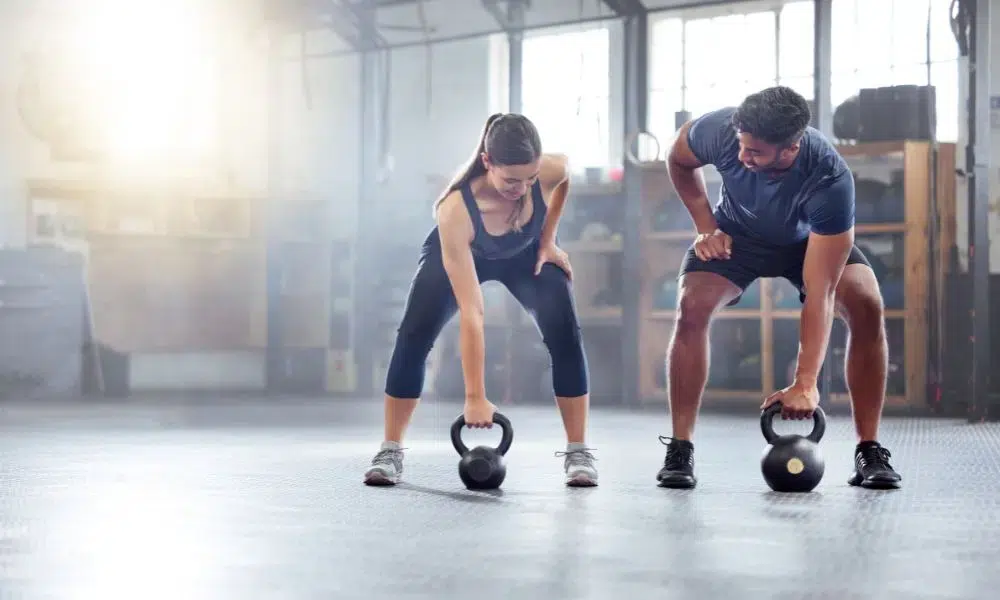 kettlebell mujer y hombre